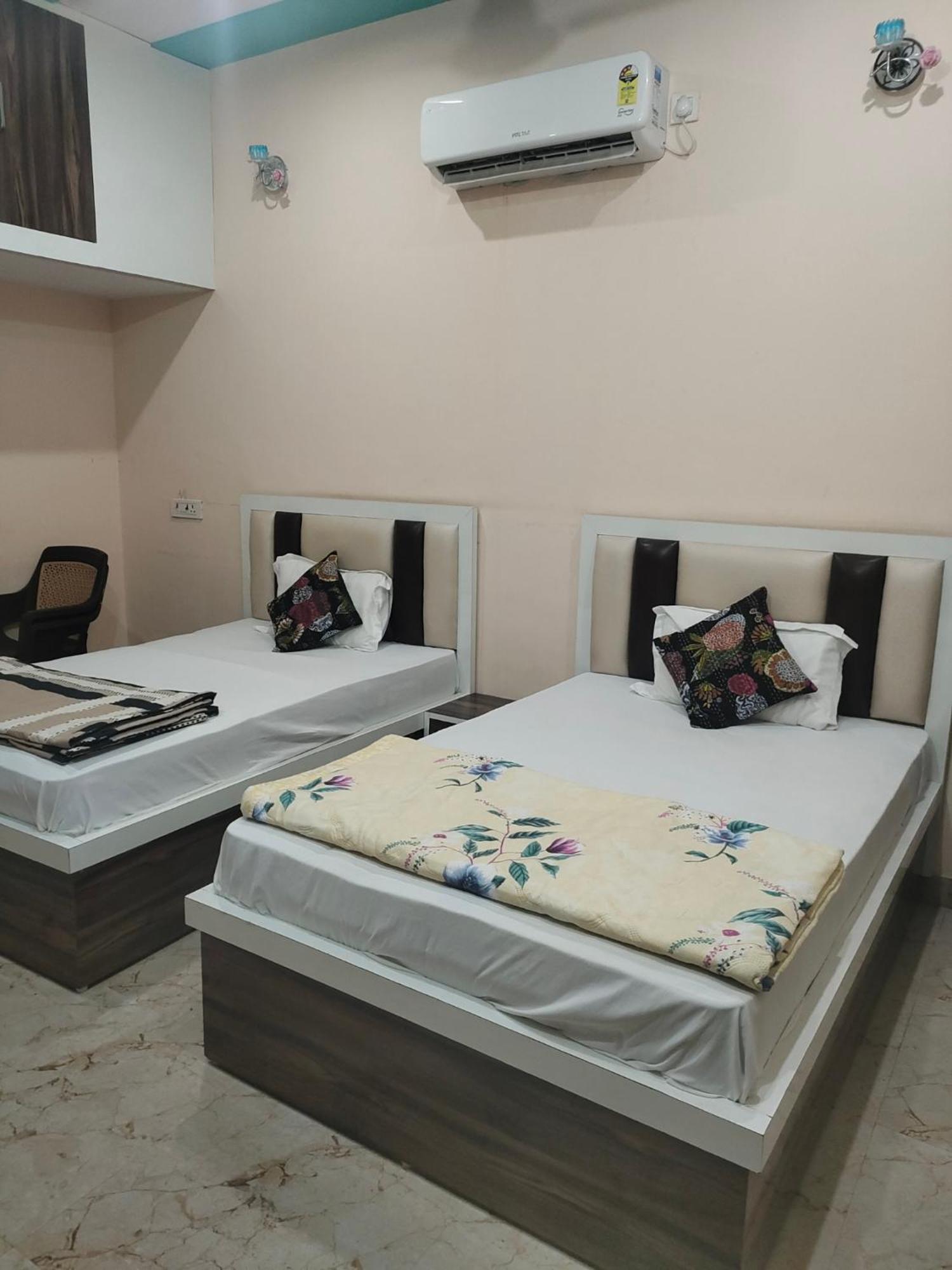 The Orchid Villa Homestay - Walkable Distance From Taj Mahal Agra  Exterior foto